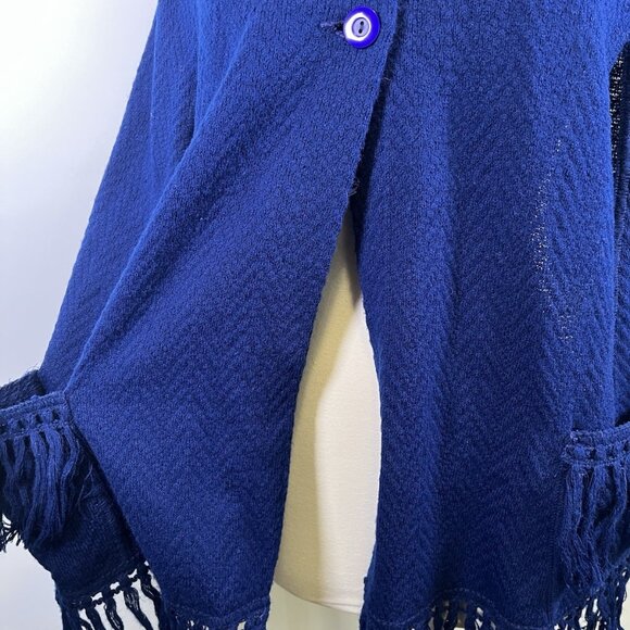 Vintage 70s Blue Button Boho Knit Cape Shawl Sweater Poncho Fringe S/M Folk - Picture 7 of 9